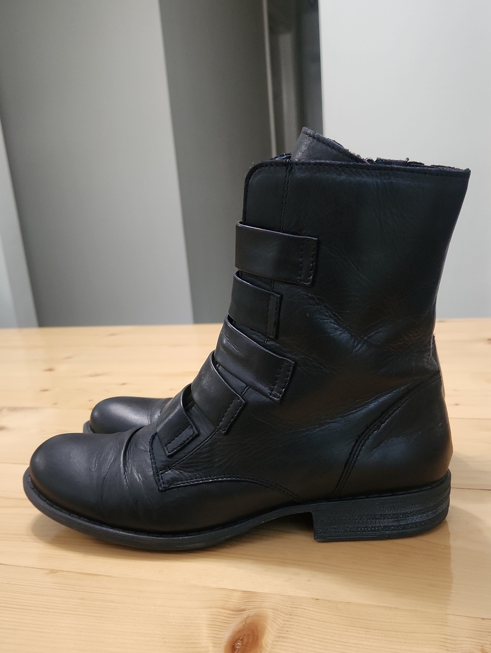 Miz Mooz Leighton Black Leather Strap Moto Ankle Bootie Size 9 - Picture 8 of 16